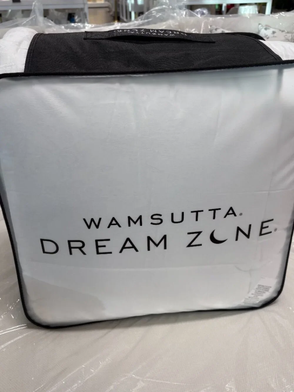 Wamsutta Dream Zone Alternative Down Dream Plush Comforter All Seasons Queen New